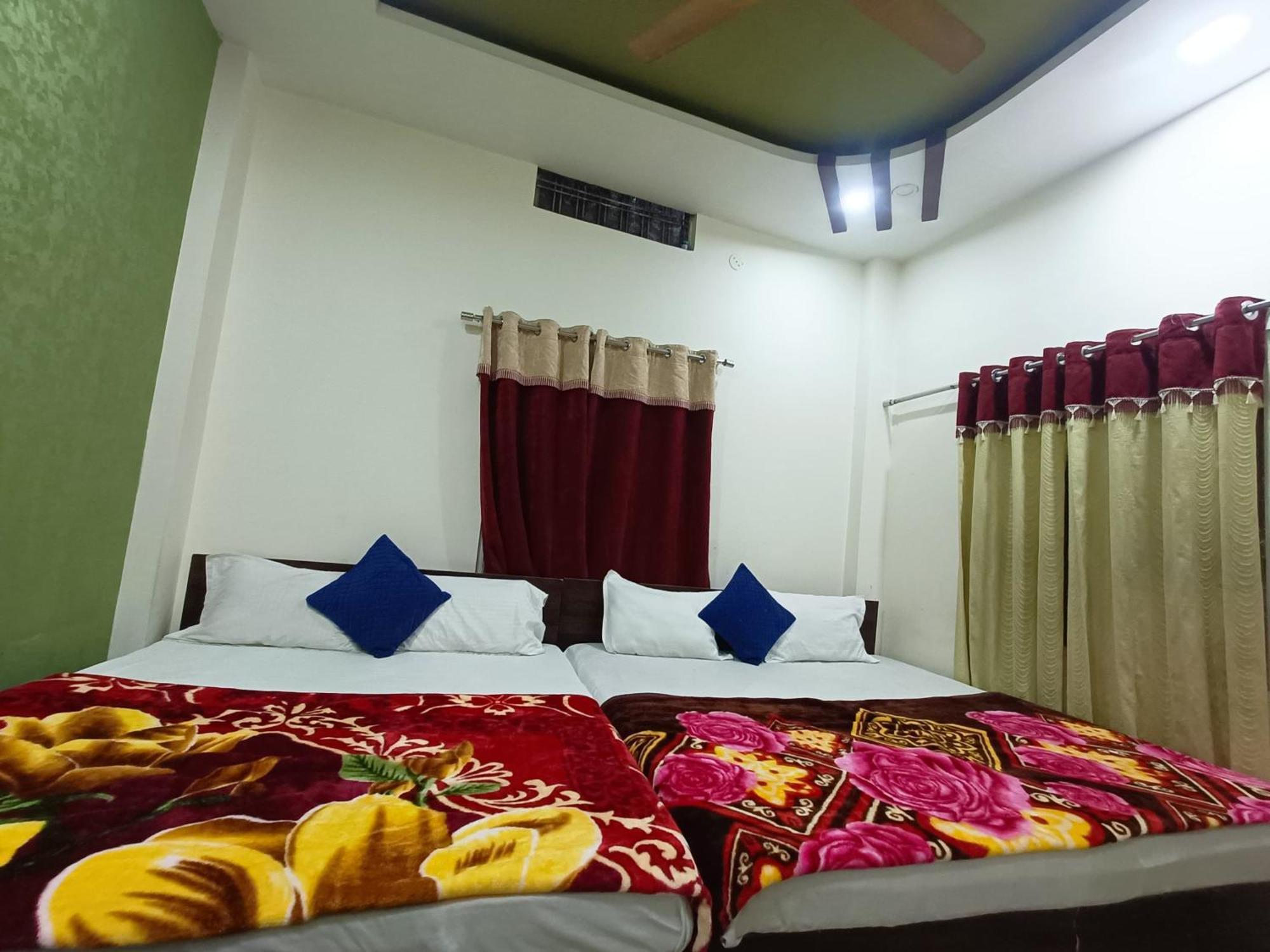 Hotel Rose Valley インドール エクステリア 写真