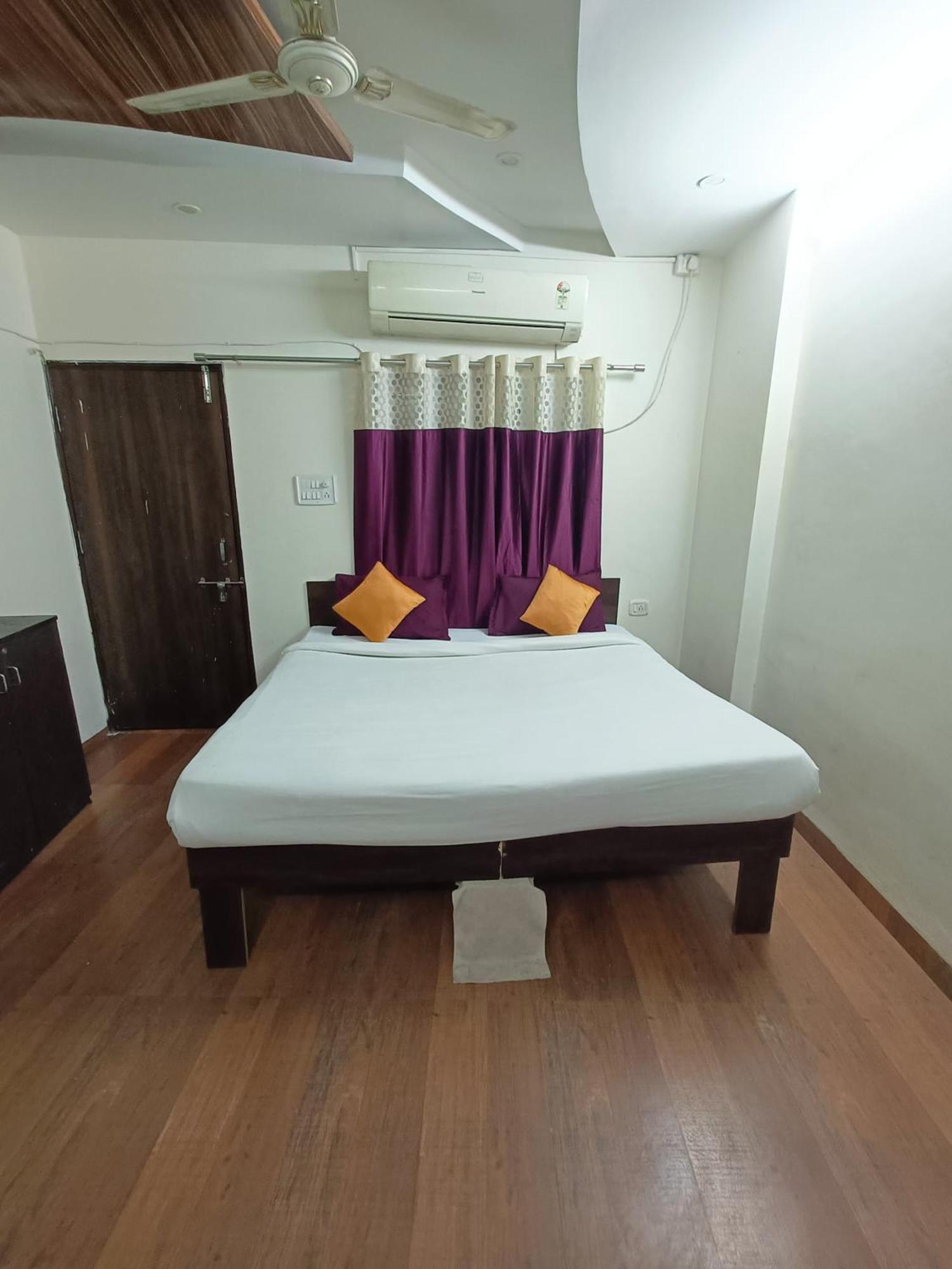 Hotel Rose Valley インドール エクステリア 写真